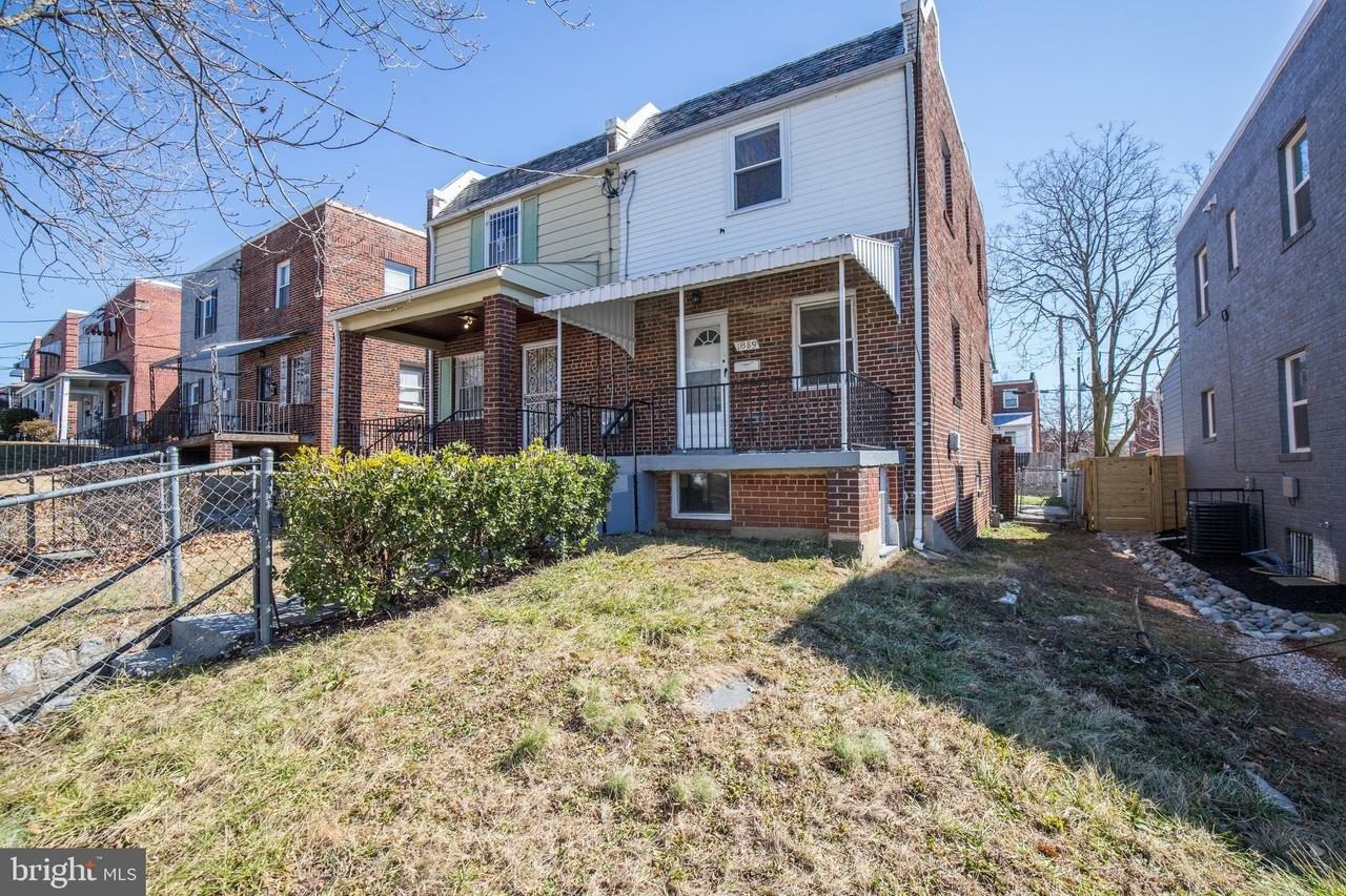 1889 Alabama Ave Se - Photo 2 of 49