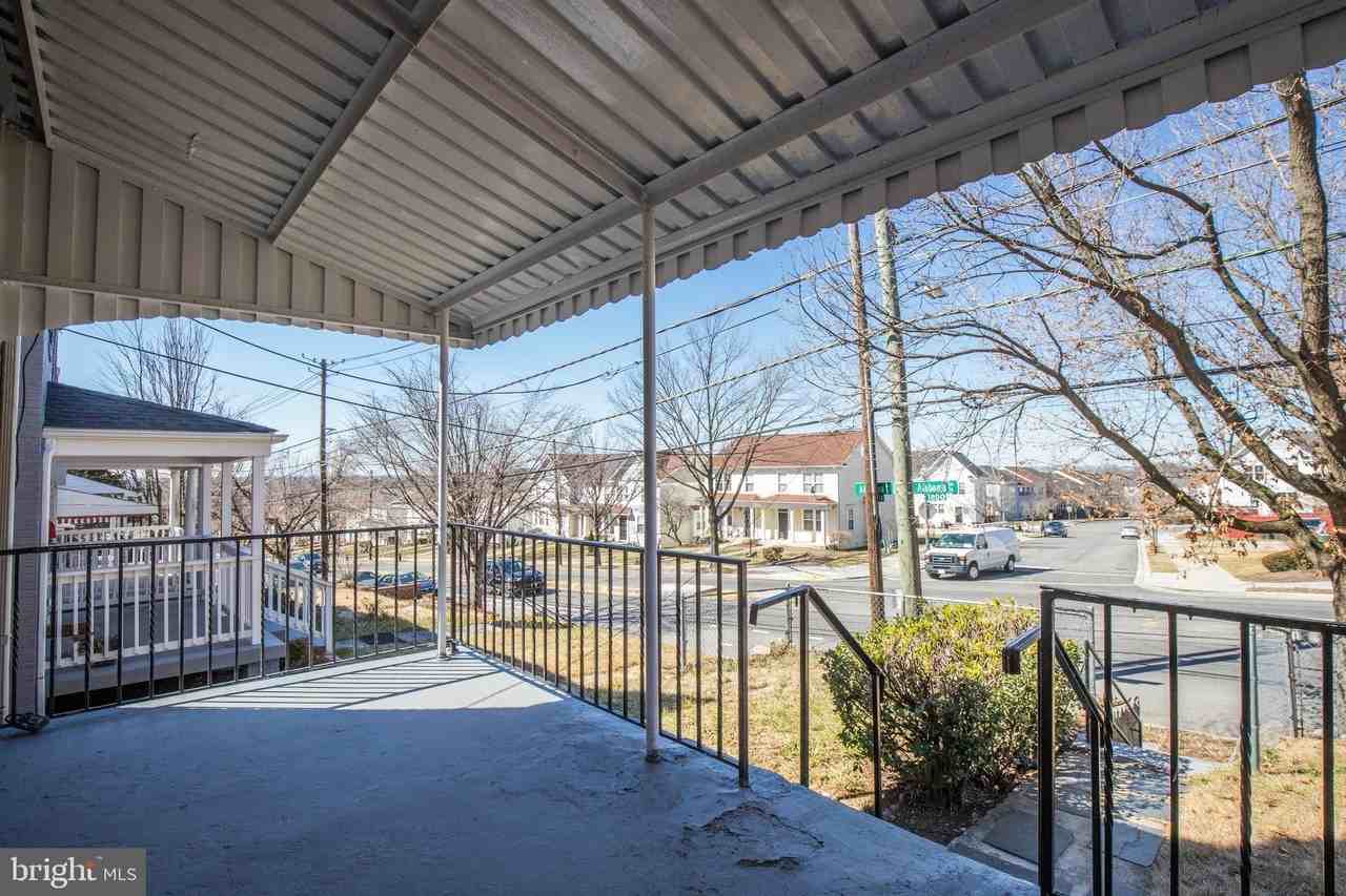 1889 Alabama Ave Se - Photo 4 of 49