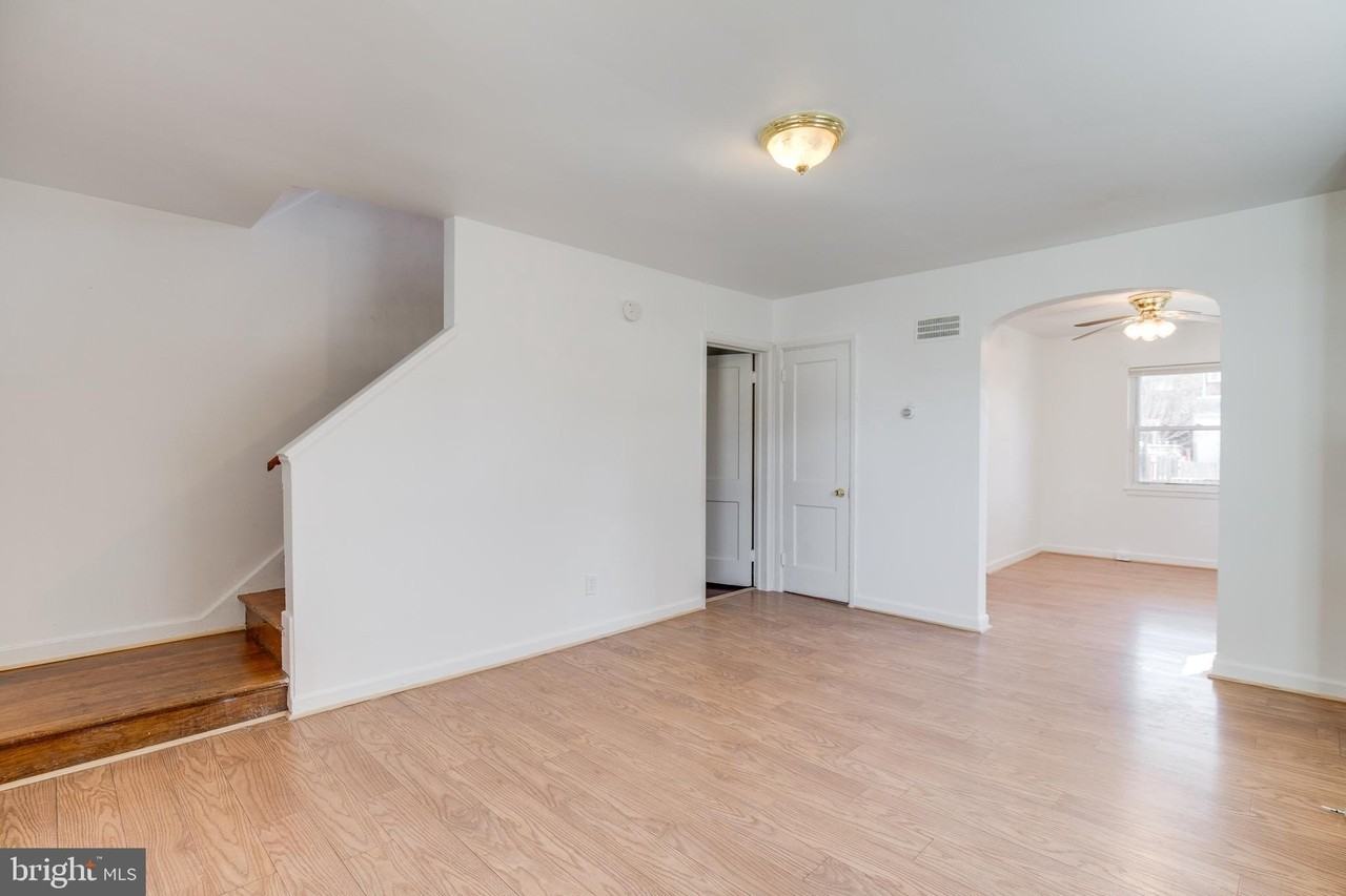 1889 Alabama Ave Se - Photo 5 of 49