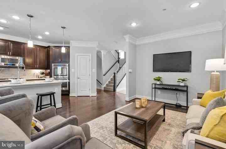 722 Crown Park Ave - Photo 5 of 43