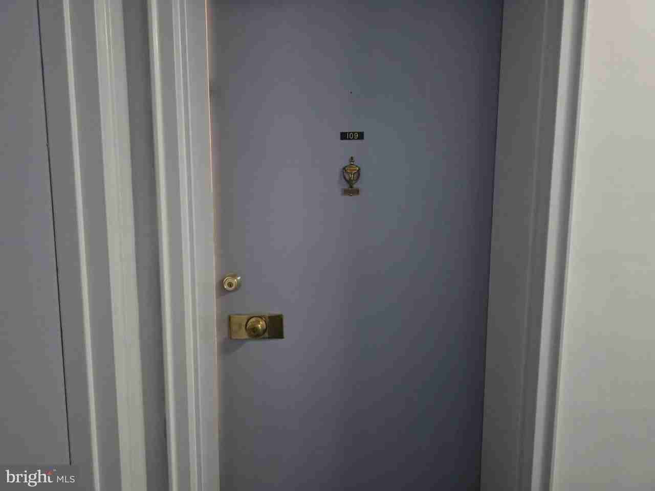 412 N Wayne Ave Apt 109 - Photo 2 of 20