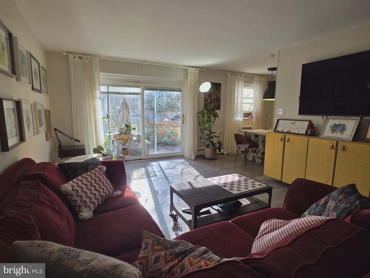 412 N Wayne Ave Apt 109 - Photo 3 of 20