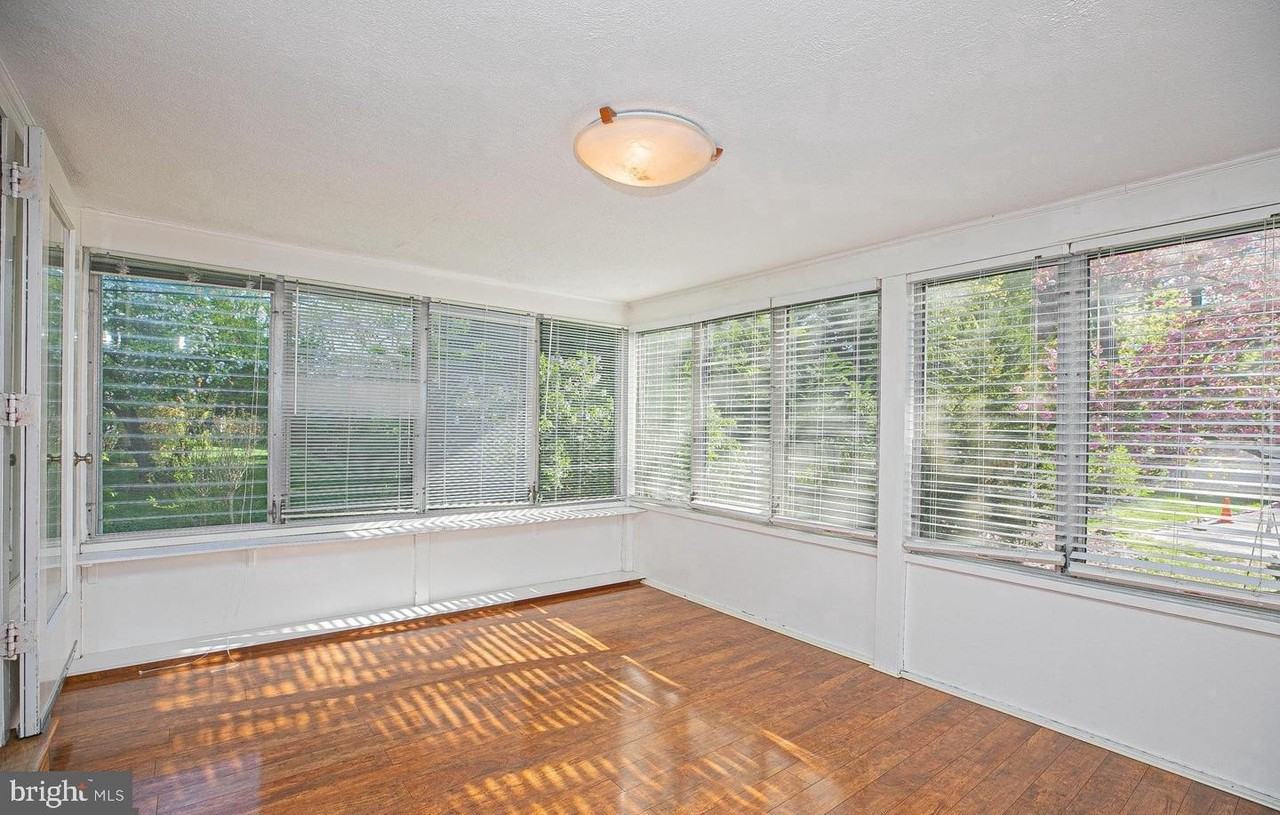 526 Williams Rd - Photo 4 of 28