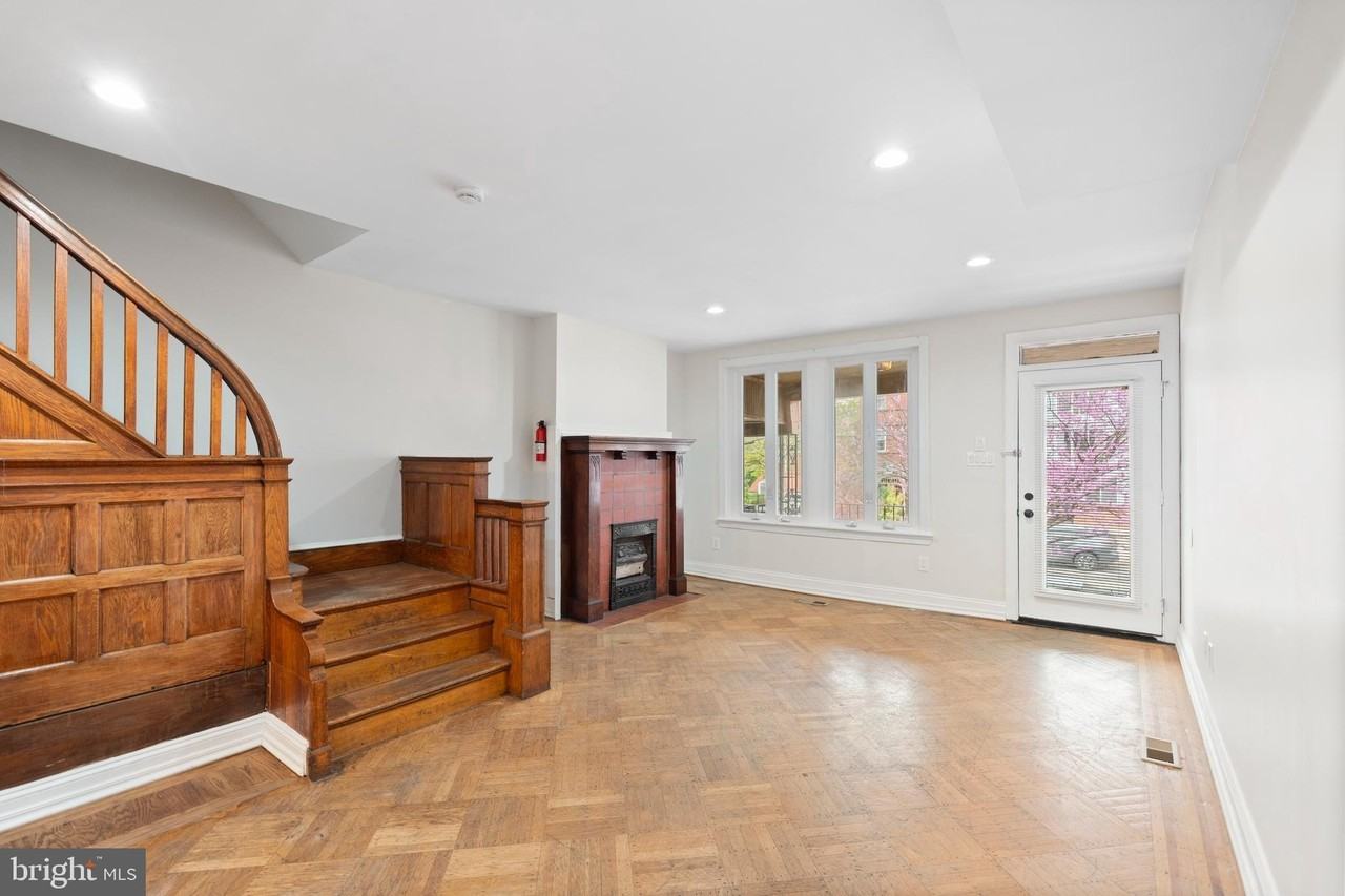 619 S 42nd St - Photo 3 of 30