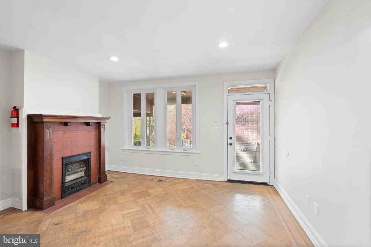 619 S 42nd St - Photo 4 of 30