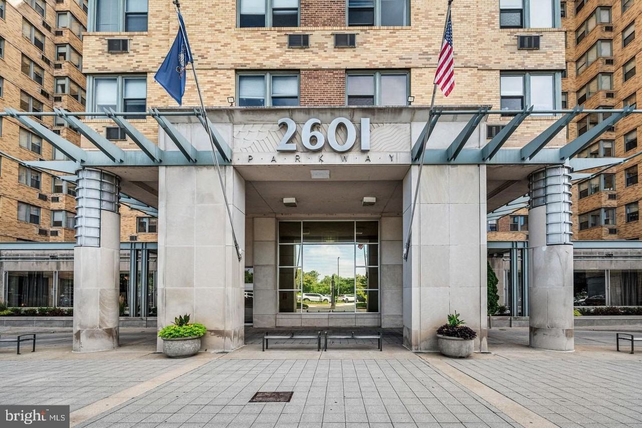 2601 Pennsylvania Ave Apt 842-00 - Photo 2 of 39