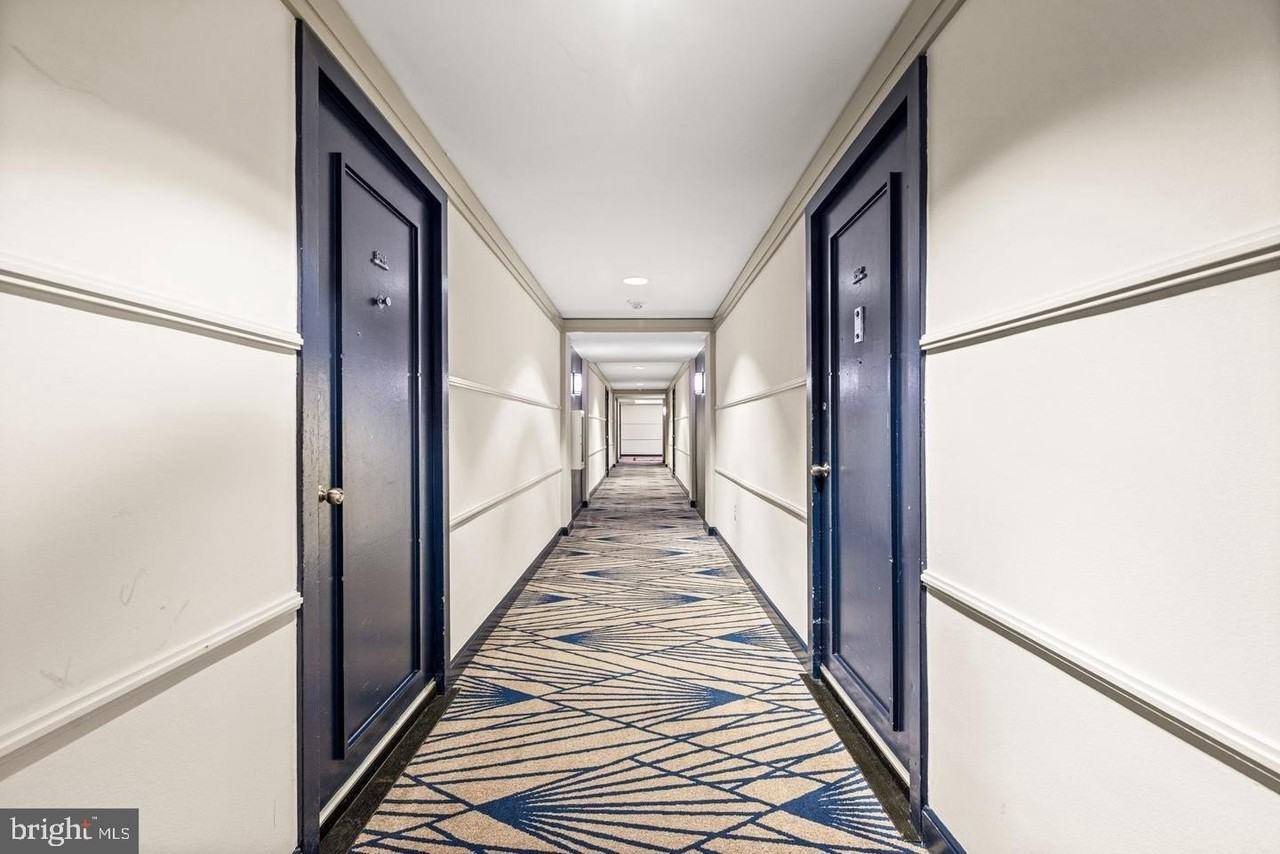 2601 Pennsylvania Ave Apt 842-00 - Photo 4 of 39