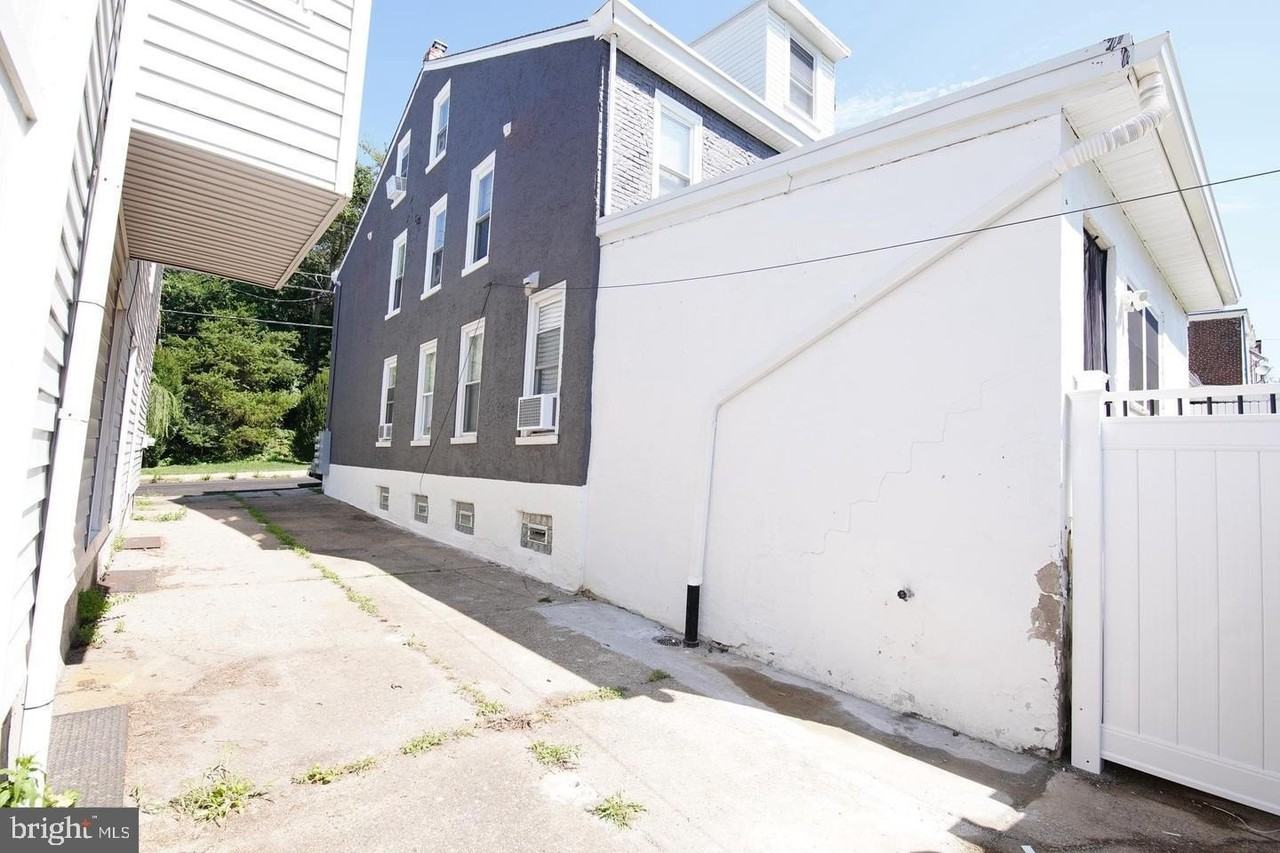 409 Hermitage St #2 - Photo 2 of 13