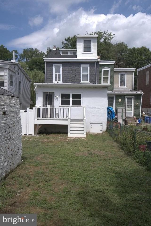 409 Hermitage St #2 - Photo 3 of 13