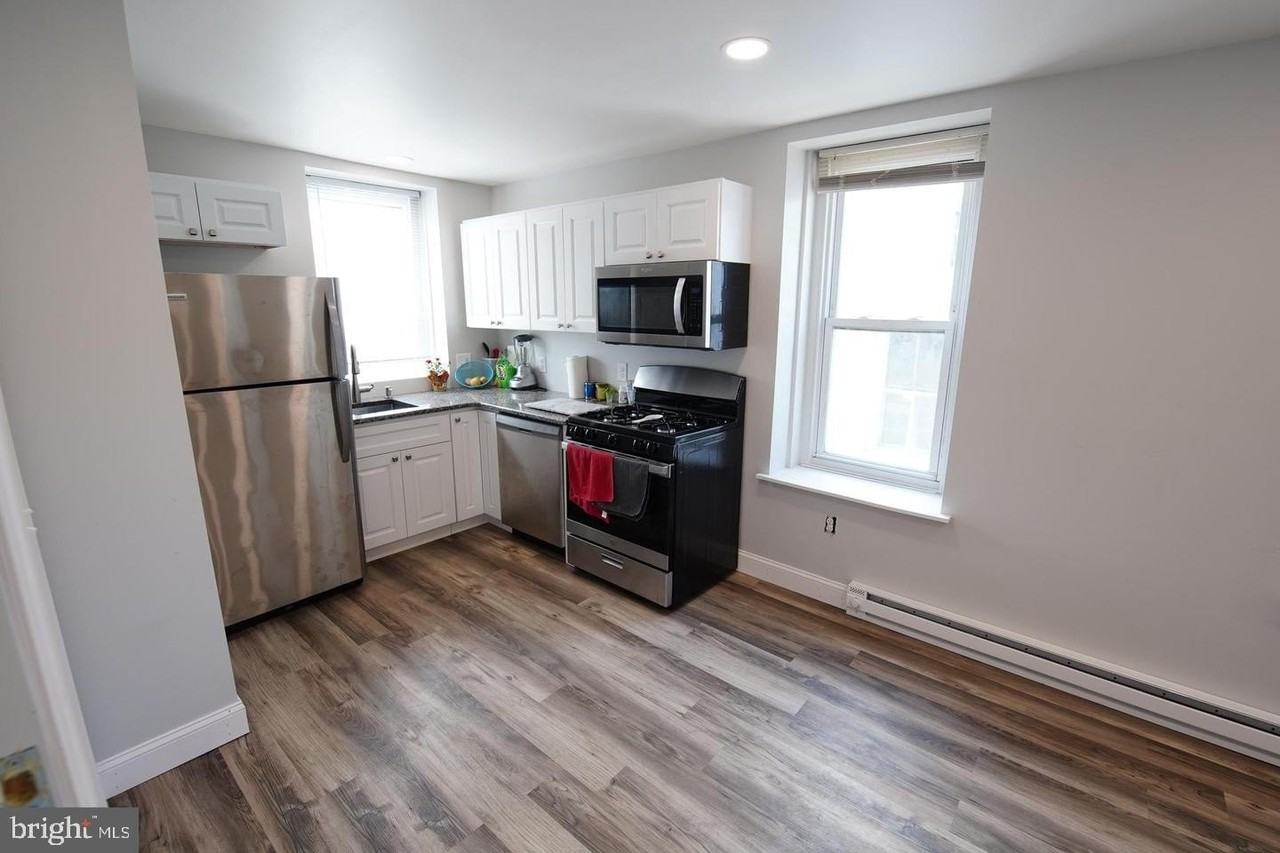 409 Hermitage St #2 - Photo 5 of 13