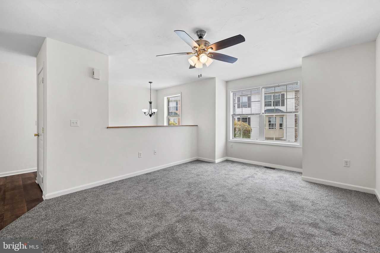 10 Shady Tree Ct - Photo 5 of 30