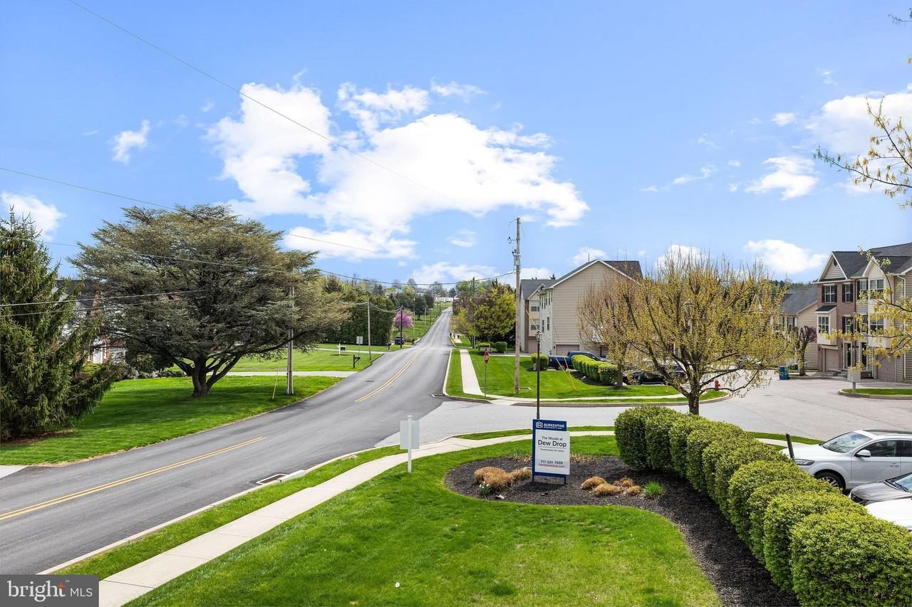 22 Shady Tree Ct - Photo 2 of 23