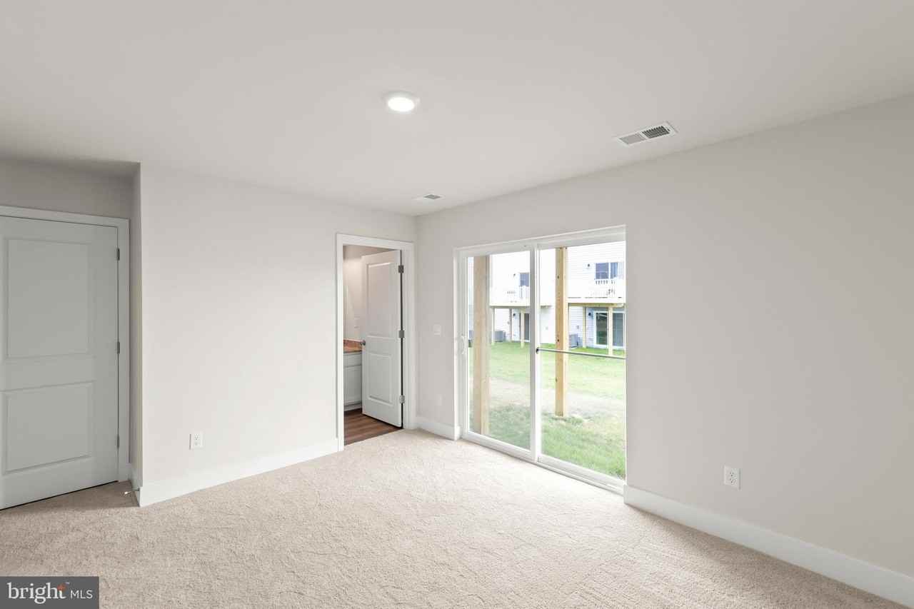 133 LAKOTA Street - Photo 3 of 32