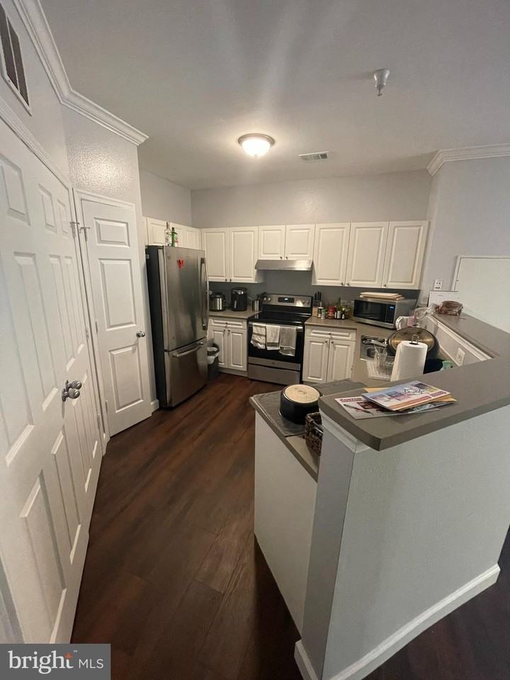 3015 Nicosh Cir Unit 2302 - Photo 4 of 20