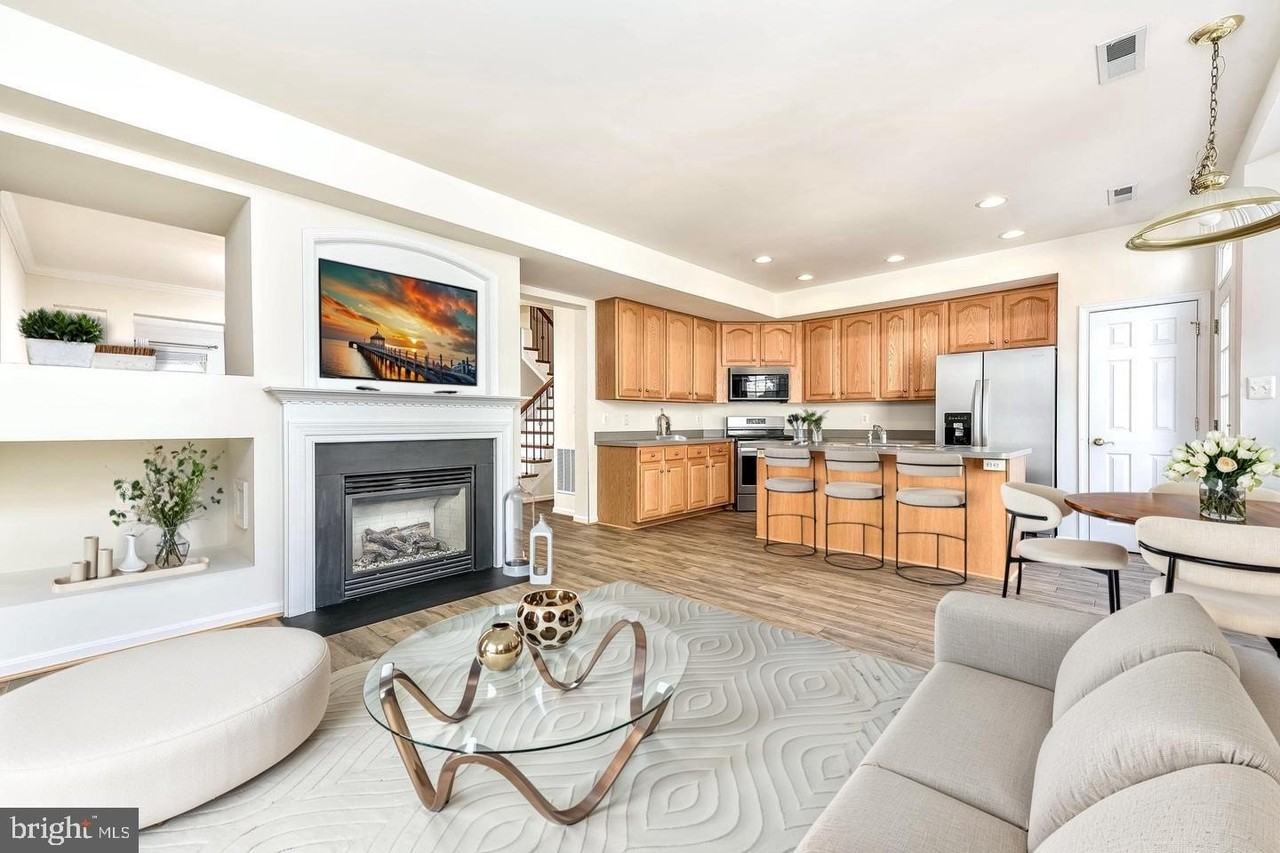 42485 Regal Wood Dr - Photo 2 of 45