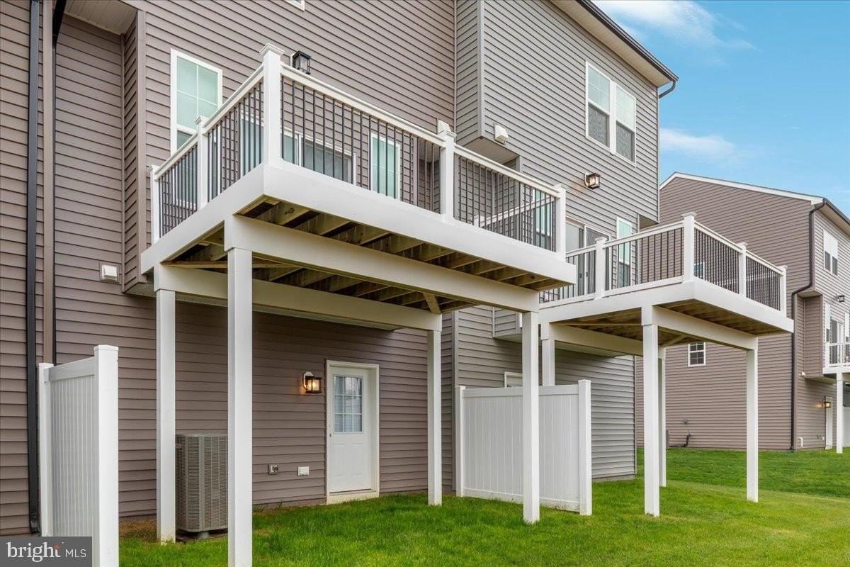 210 Monteith Dr - Photo 2 of 31