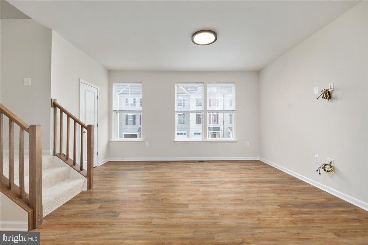 210 Monteith Dr - Photo 7 of 31