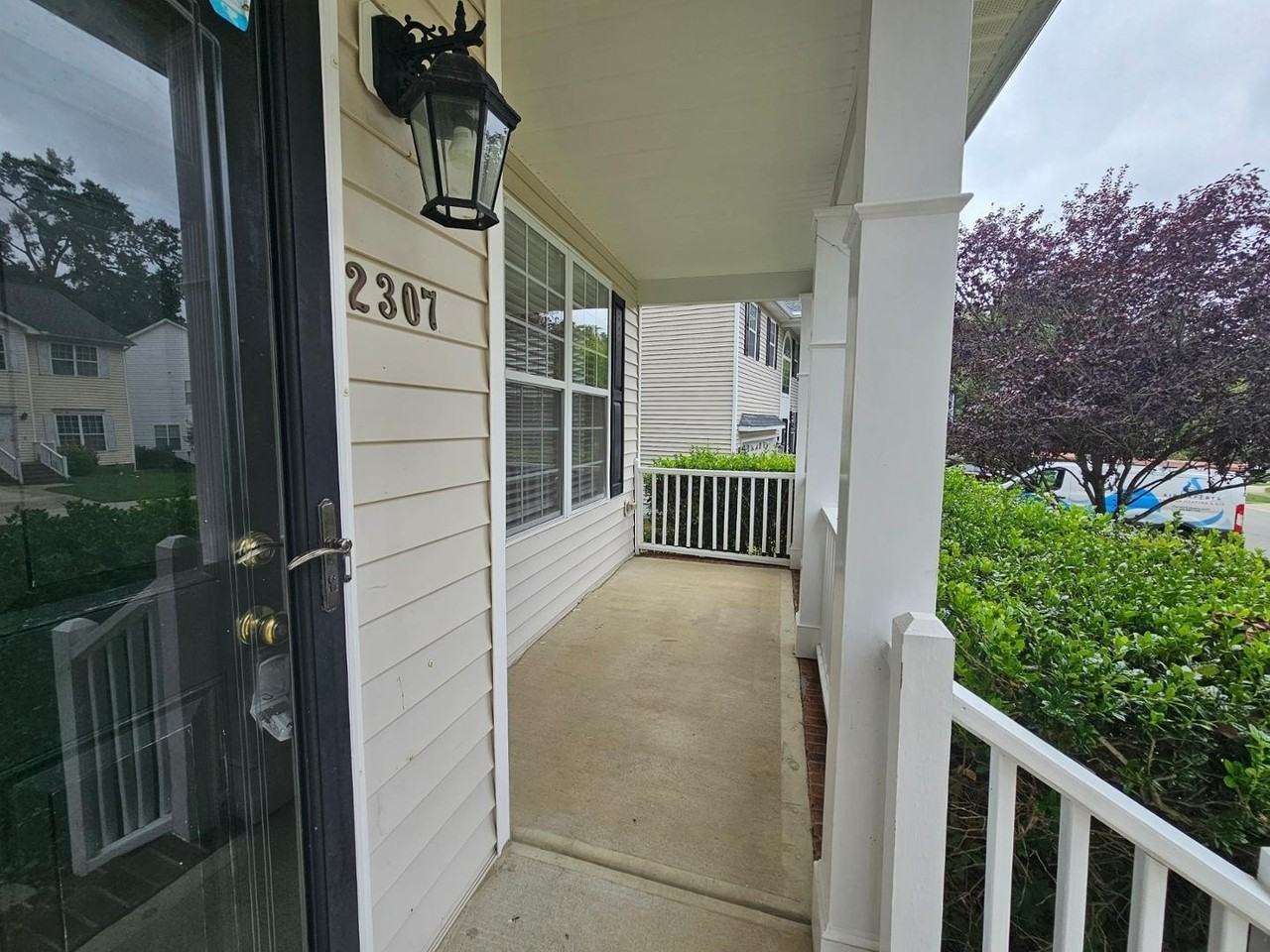 2307 Brasstown Ln - Photo 4 of 31