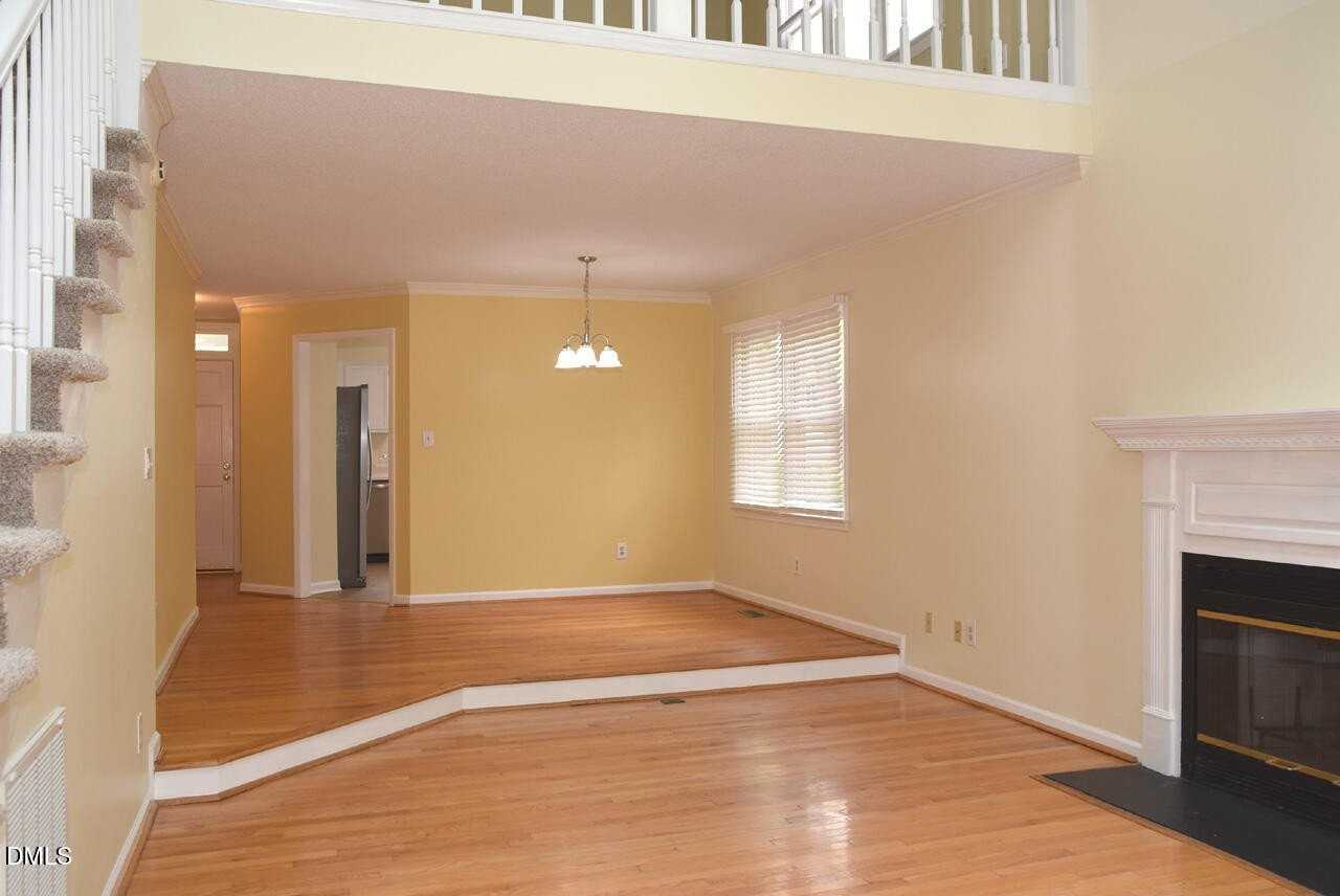 1015 Oak Lake Ct - Photo 4 of 37