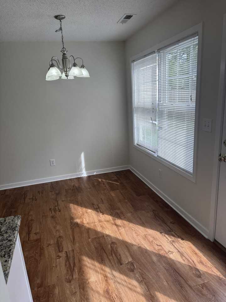 208 West Kilarny Road - Photo 5 of 8