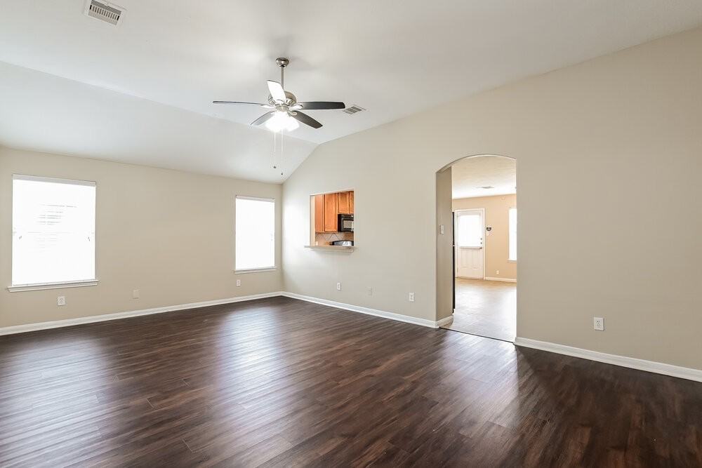 4018 Falvel Shadow Creek Dr - Photo 4 of 16