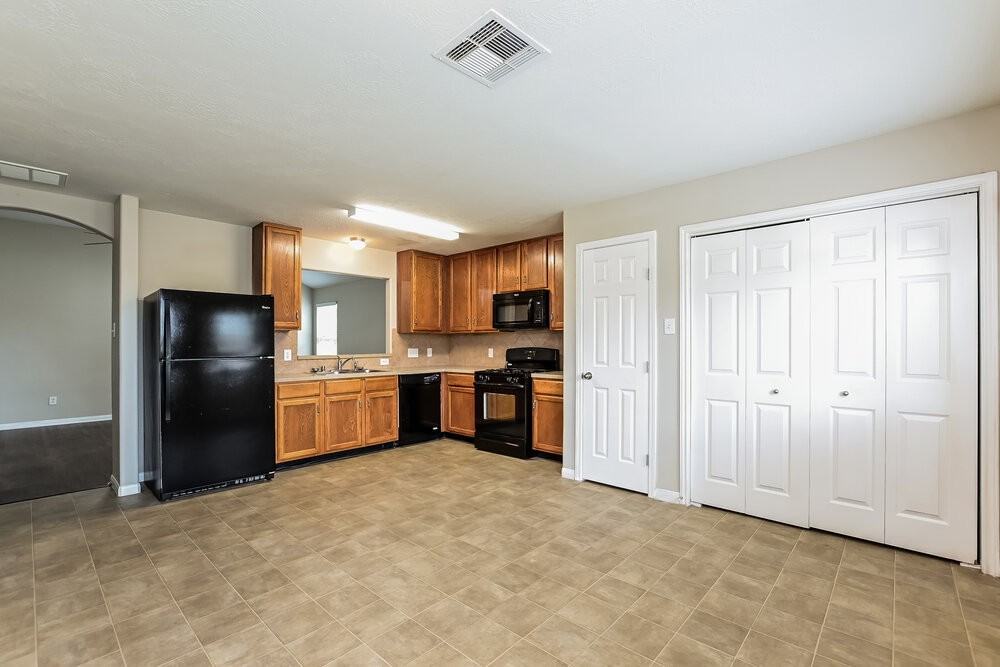 4018 Falvel Shadow Creek Dr - Photo 5 of 16