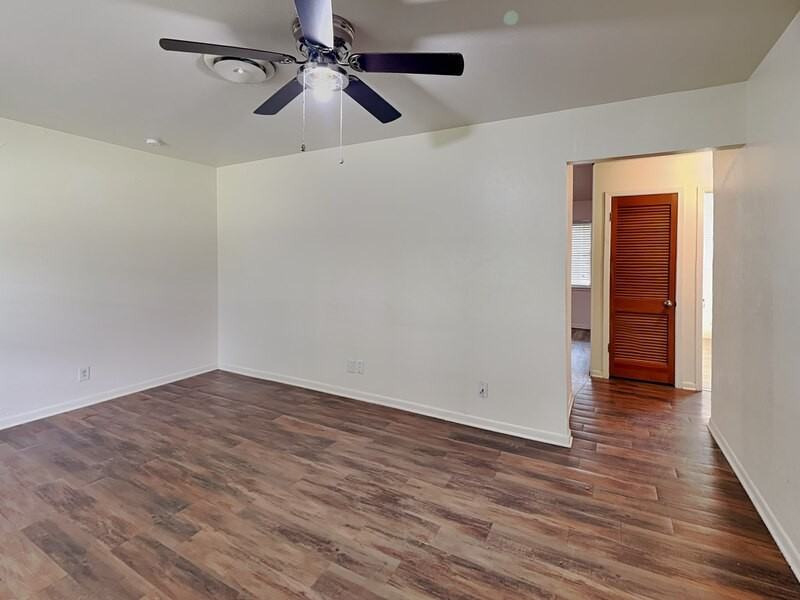 5311 Purington Ave - Photo 3 of 13