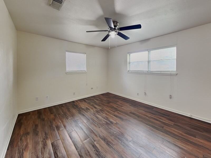 5311 Purington Ave - Photo 7 of 13