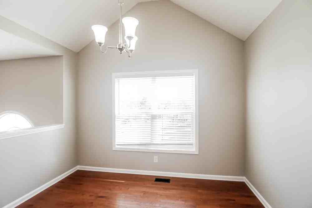 55 Richmond Dr - Photo 5 of 17