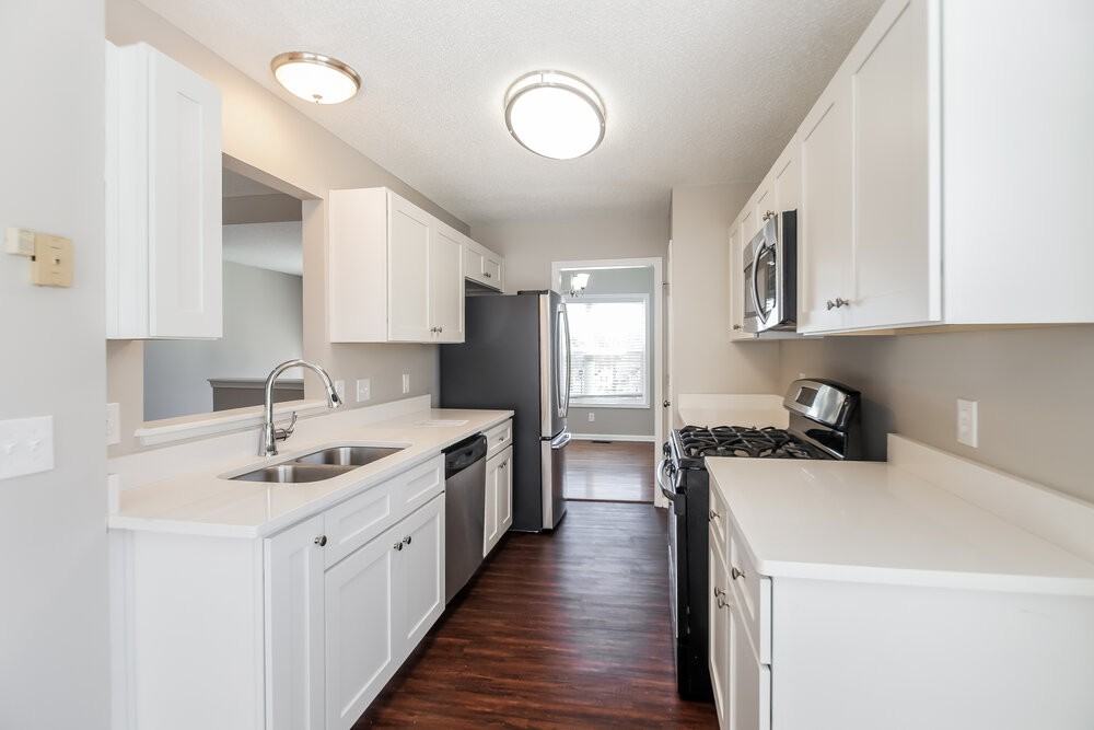 55 Richmond Dr - Photo 7 of 17