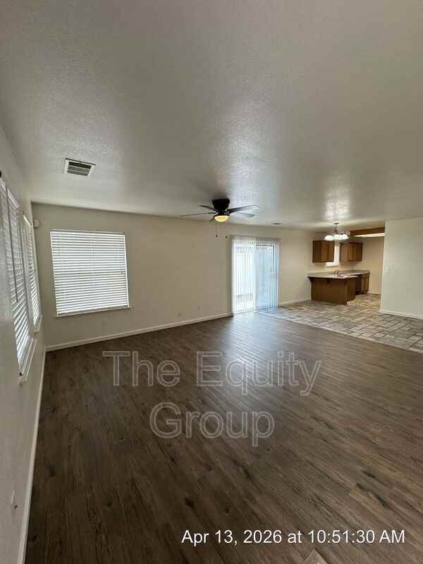 1923 Academy Ave - Photo 2 of 25