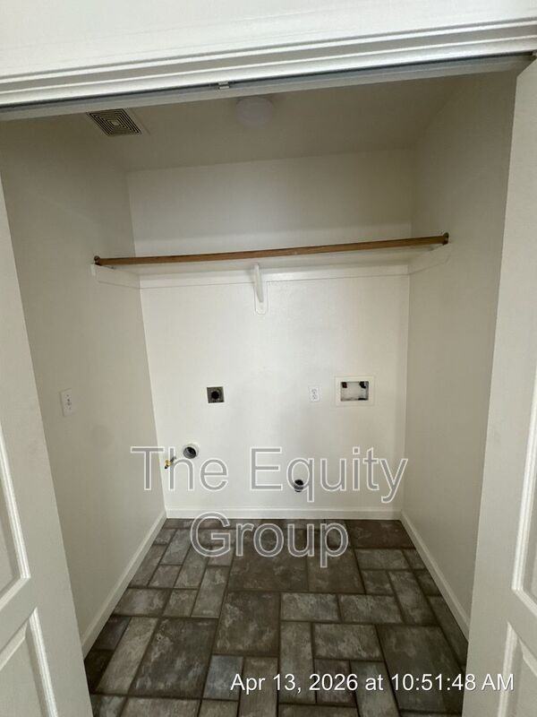 1923 Academy Ave - Photo 5 of 25