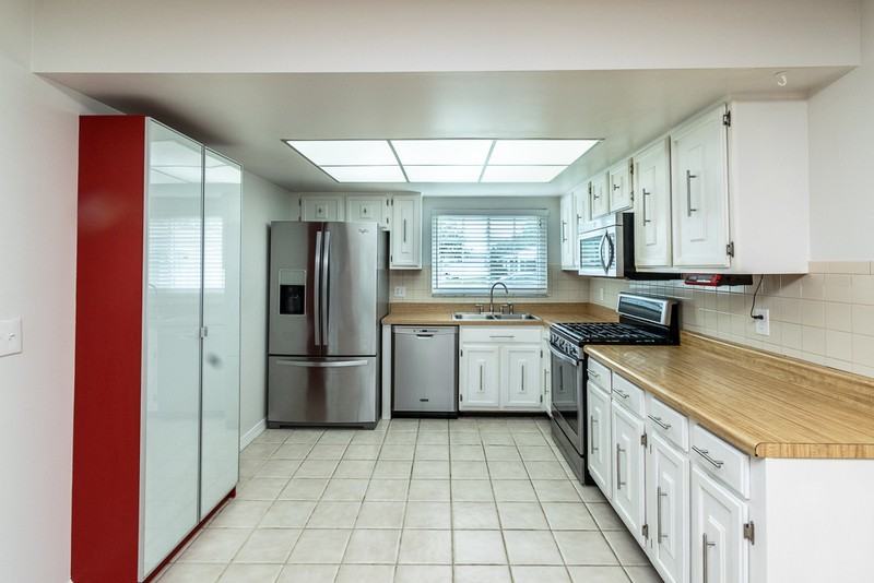 10502 Linger Ln - Photo 4 of 17