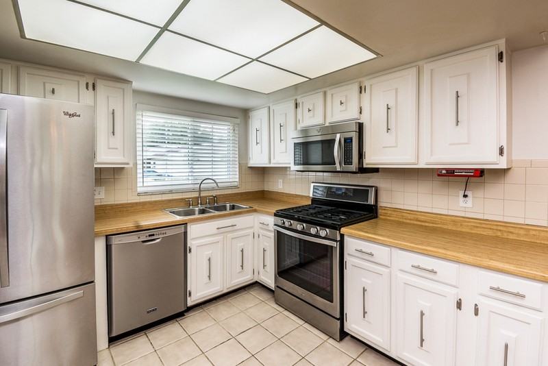 10502 Linger Ln - Photo 5 of 17