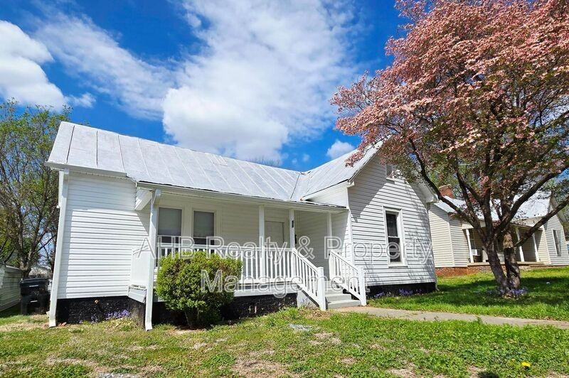 511 S Flanner St - Photo 3 of 13