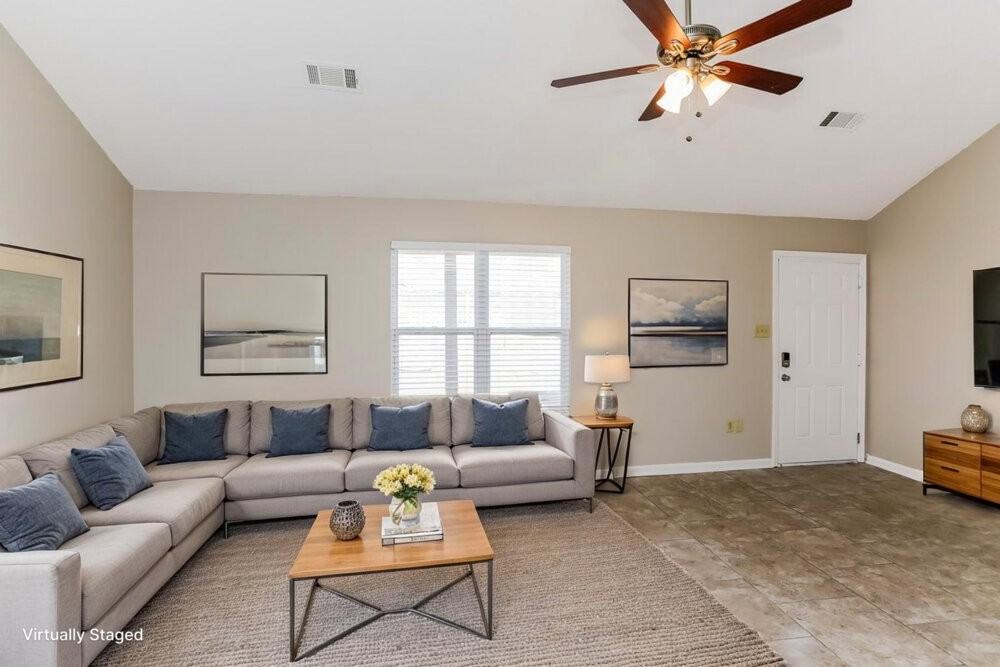 5305 Oak Court Cv N - Photo 3 of 19