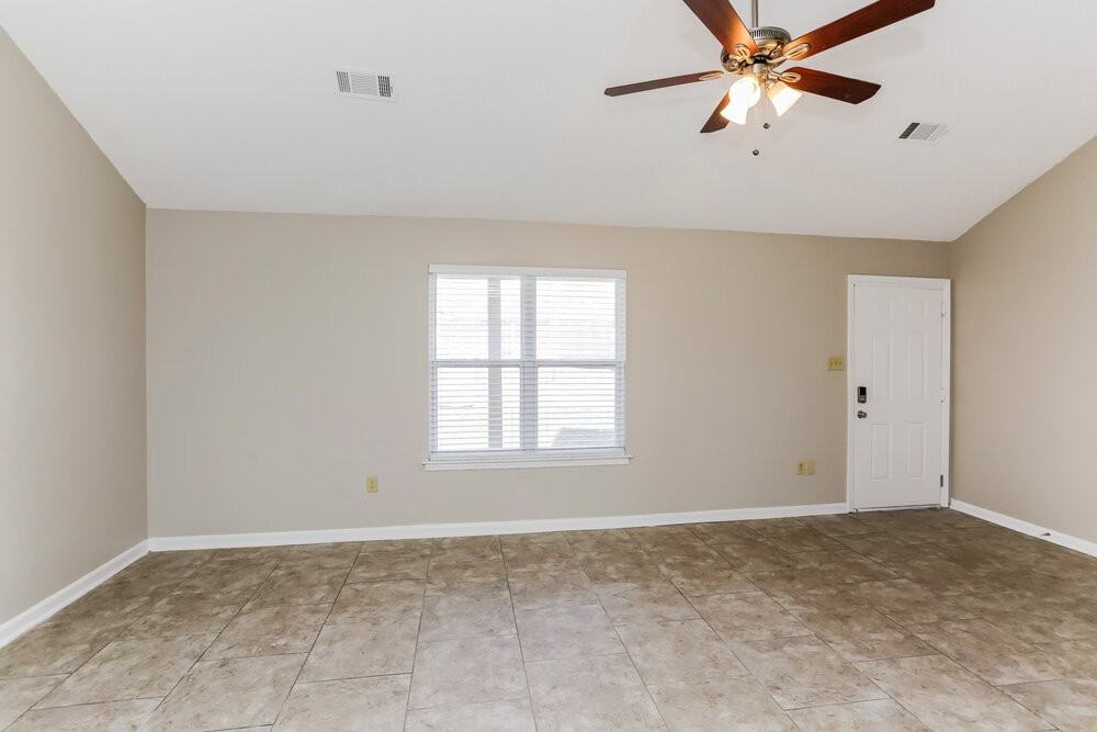 5305 Oak Court Cv N - Photo 4 of 19