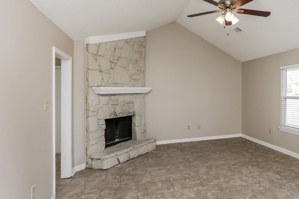 5305 Oak Court Cv N - Photo 5 of 19