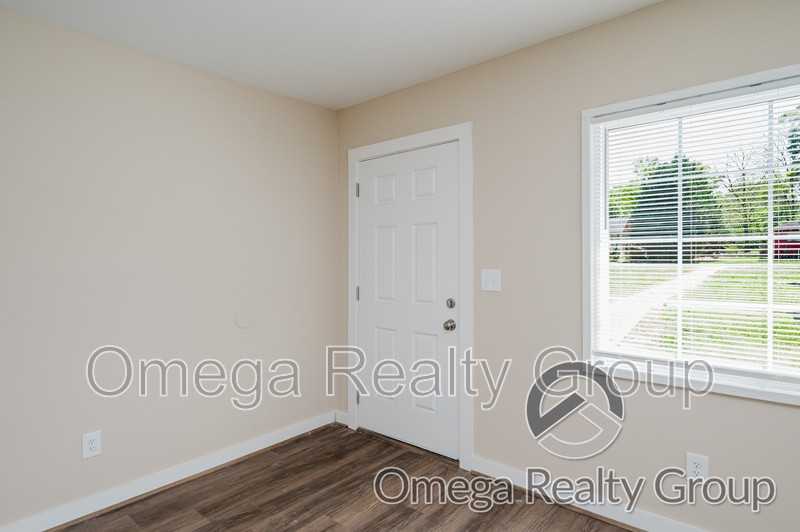 12 E Clay St - Photo 7 of 32