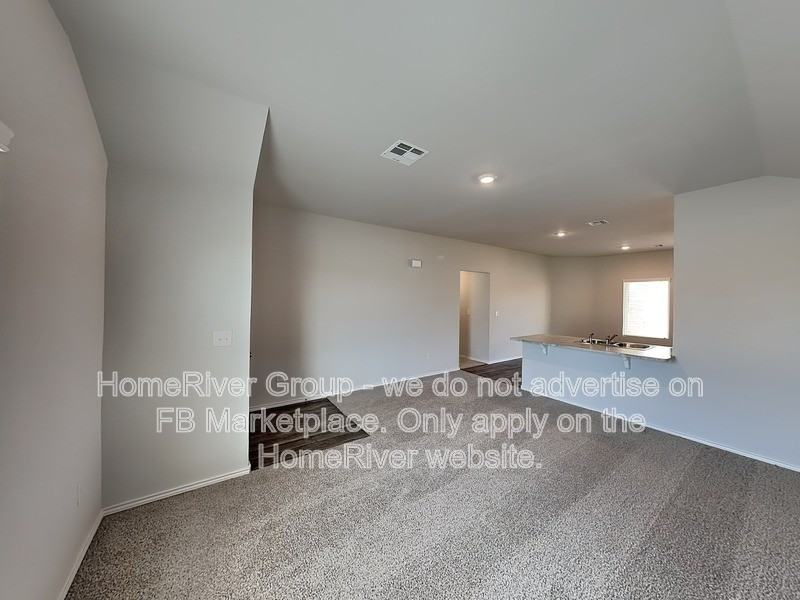 9613 Laredo Ln - Photo 5 of 31