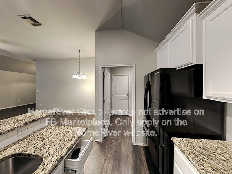 1707 Everglade Ct - Photo 5 of 24