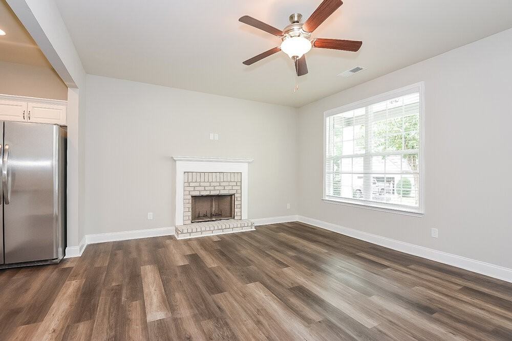 77 Rosemont Ct - Photo 4 of 17