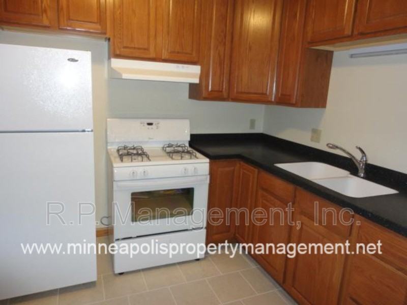 4200 Valley View Rd #B - Photo 3 of 9