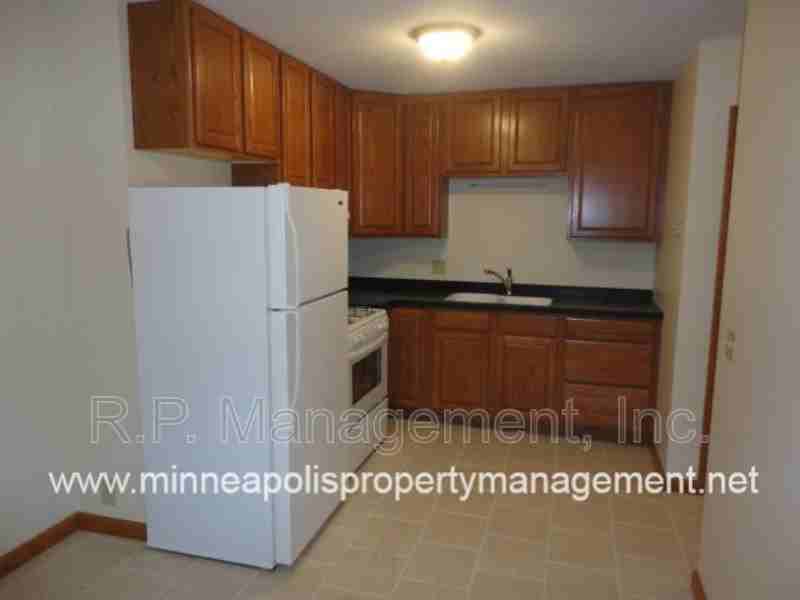 4200 Valley View Rd #B - Photo 4 of 9