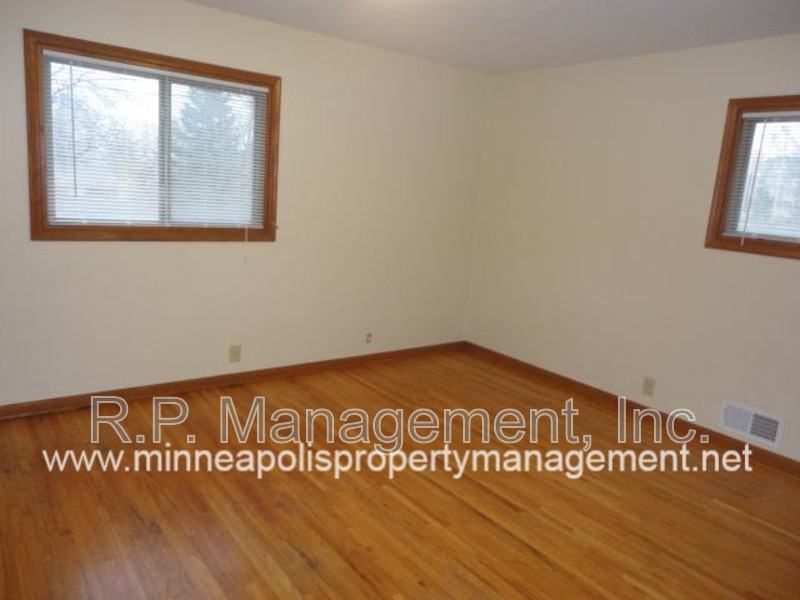 4200 Valley View Rd #B - Photo 7 of 9