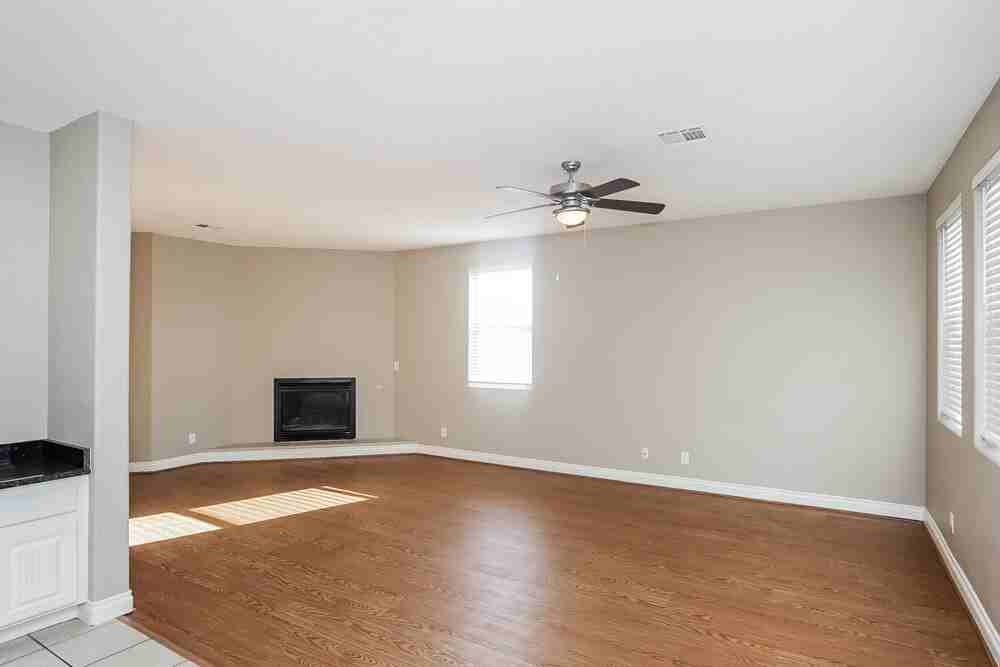 1071 Willjay Ln - Photo 5 of 17