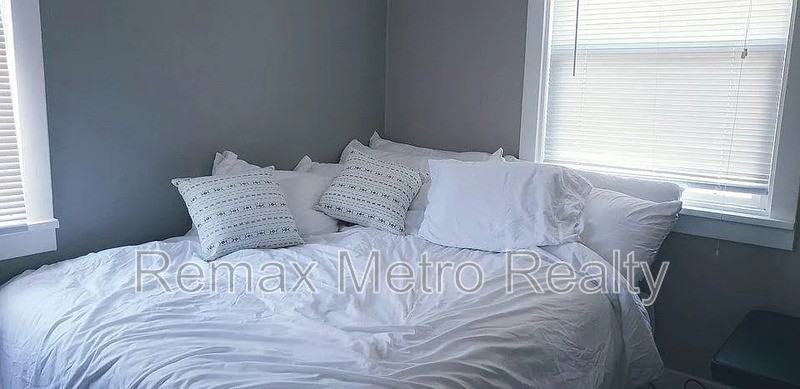 533 11th Ave E #2 - Photo 7 of 7