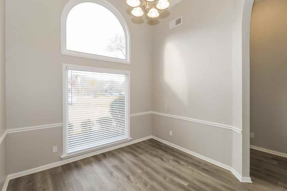 9339 Chimneyrock Blvd - Photo 6 of 16