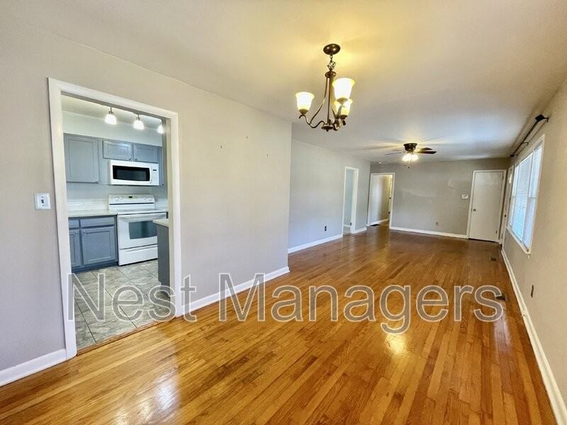 922 Brookhaven Dr - Photo 3 of 28