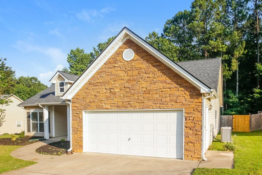 134 Westridge Cir - Photo 3 of 16